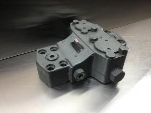 Liebherr Bloque de válvula de derivación